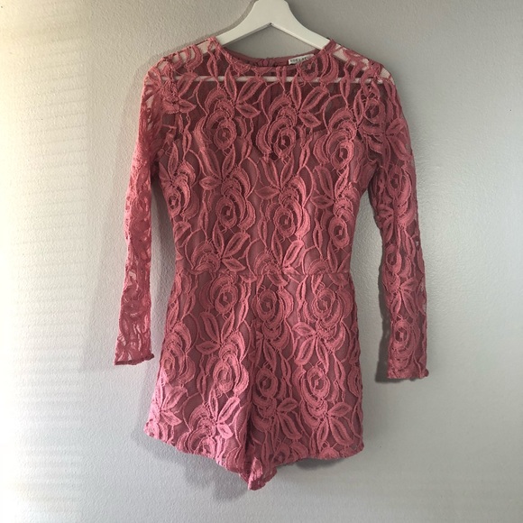Zoey Reva pink lace romper - Picture 2 of 5